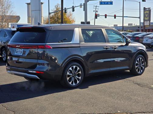 2022 Kia Carnival EX