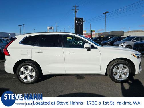 2022 Volvo XC60 B5 Momentum