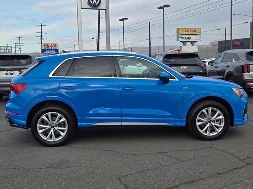 2022 Audi Q3 45 S line Premium