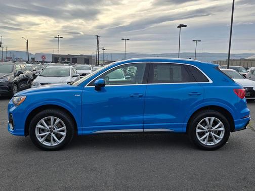 2022 Audi Q3 45 S line Premium