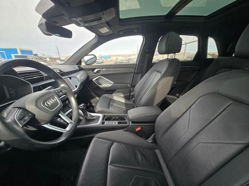 2022 Audi Q3 45 S line Premium