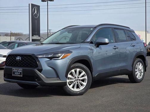 2024 Toyota Corolla Cross LE