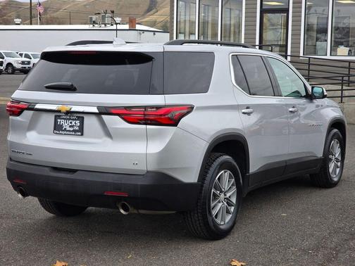2022 Chevrolet Traverse LT Cloth