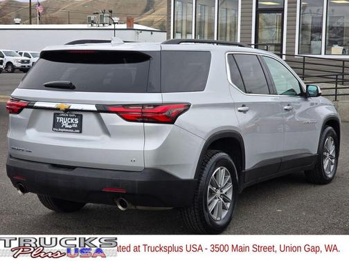 2022 Chevrolet Traverse LT Cloth