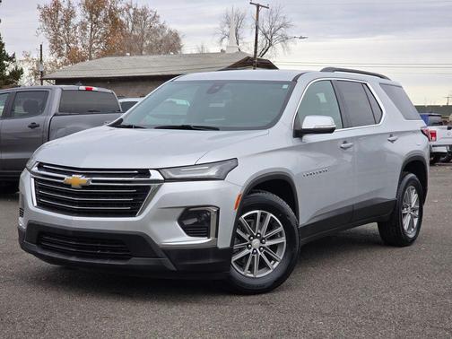 2022 Chevrolet Traverse LT Cloth
