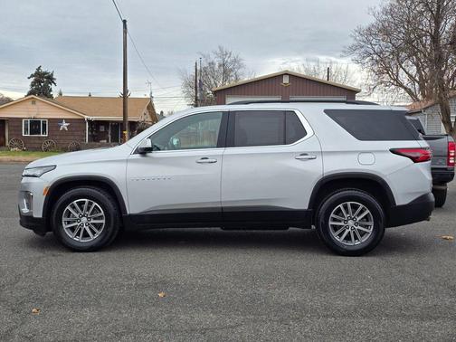 2022 Chevrolet Traverse LT Cloth