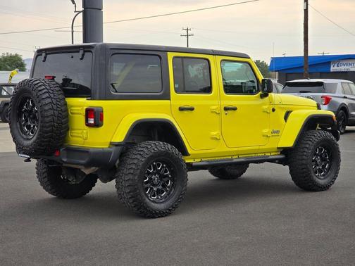 2023 Jeep Wrangler Sahara