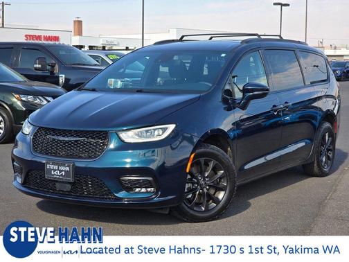 2022 Chrysler Pacifica Touring