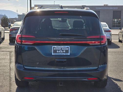 2022 Chrysler Pacifica Touring
