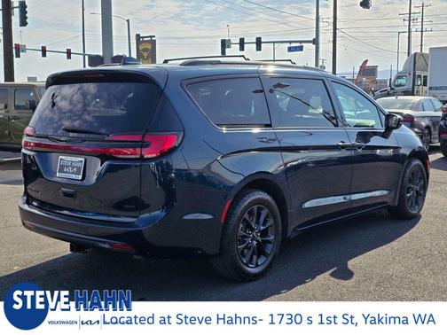 2022 Chrysler Pacifica Touring