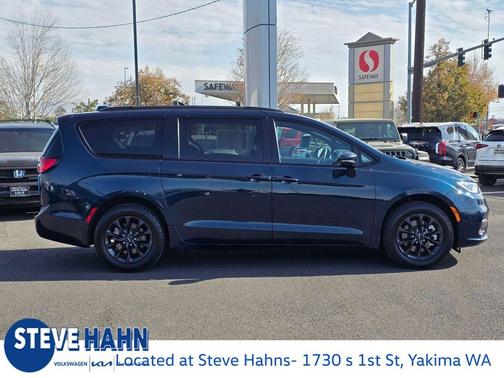 2022 Chrysler Pacifica Touring