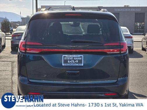 2022 Chrysler Pacifica Touring
