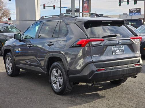 2022 Toyota RAV4 Hybrid LE