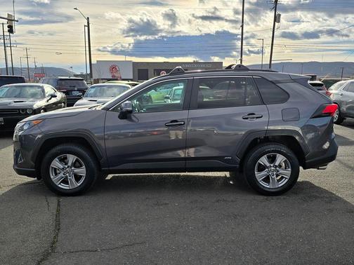 2022 Toyota RAV4 Hybrid LE