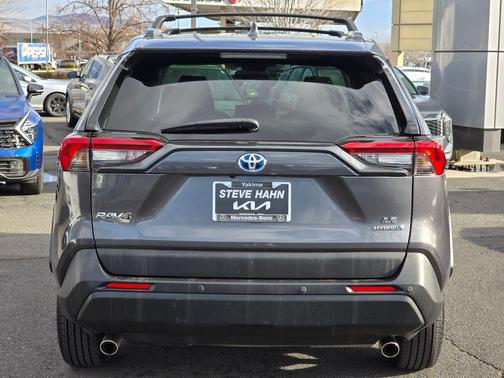 2022 Toyota RAV4 Hybrid LE