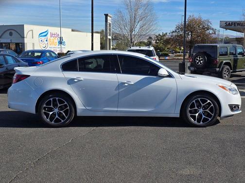 2017 Buick Regal Turbo Sport Touring