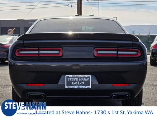 2016 Dodge Challenger SXT