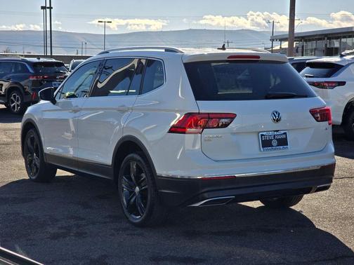 2018 Volkswagen Tiguan 2.0T SEL Premium