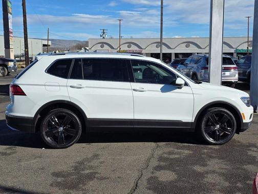 2018 Volkswagen Tiguan 2.0T SEL Premium