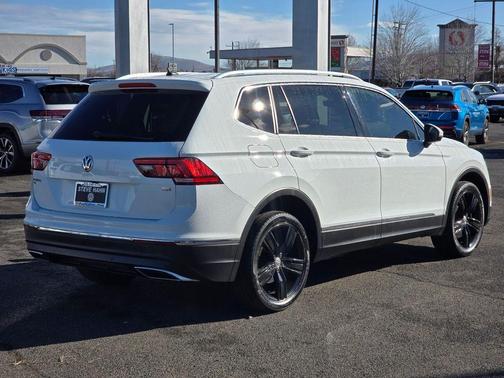 2018 Volkswagen Tiguan 2.0T SEL Premium