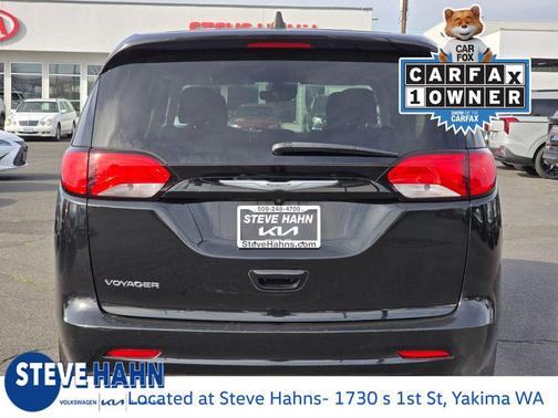 2023 Chrysler Voyager LX