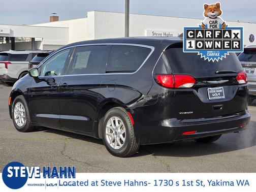 2023 Chrysler Voyager LX