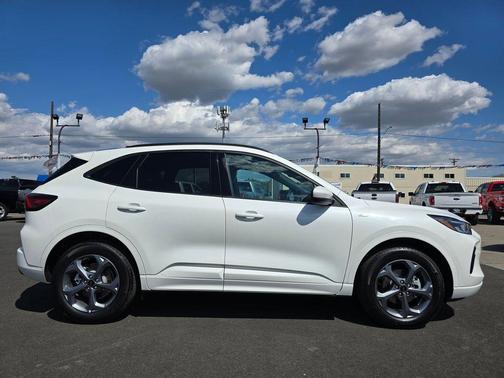 2023 Ford Escape ST-Line Select