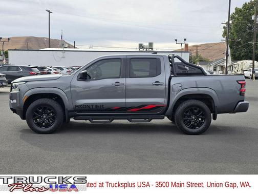 2023 Nissan Frontier SV