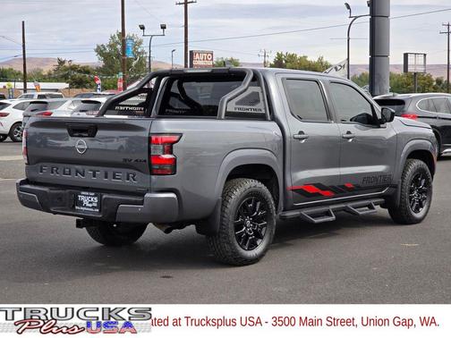 2023 Nissan Frontier SV