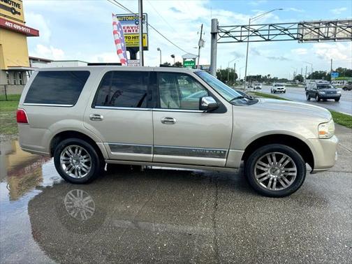 2008 Lincoln Navigator Base