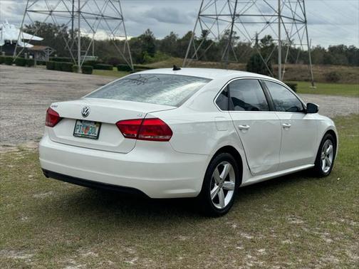 2013 Volkswagen Passat 2.5 SE