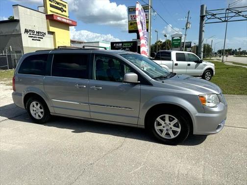 2013 Chrysler Town & Country Touring