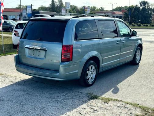 2009 Chrysler Town & Country Touring