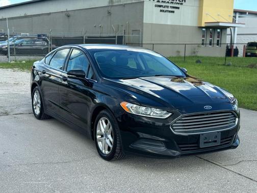2013 Ford Fusion SE