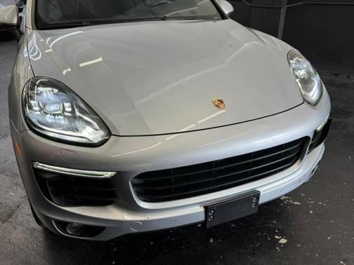2018 Porsche Cayenne Platinum Edition