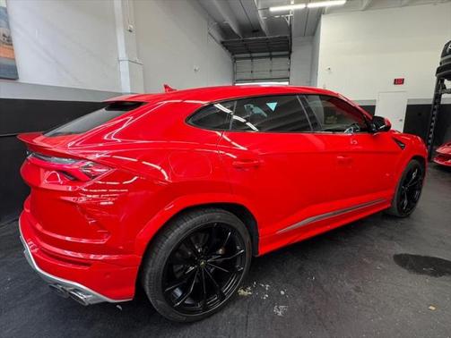 2021 Lamborghini Urus AWD