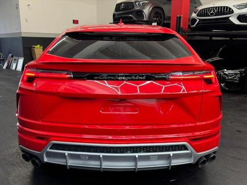 2021 Lamborghini Urus AWD