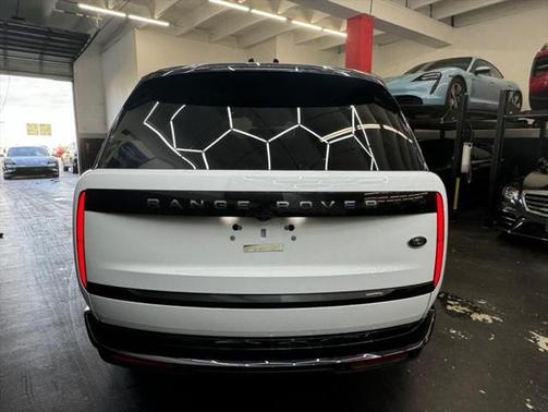 2023 Land Rover Range Rover P400 SE