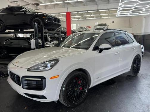 2021 Porsche Cayenne GTS