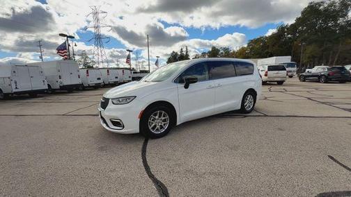 2024 Chrysler Pacifica Touring-L