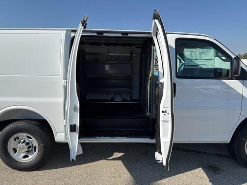 2025 Chevrolet Express 3500 Work Van