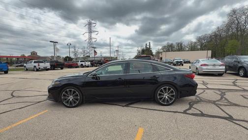 2019 Toyota Avalon XLE