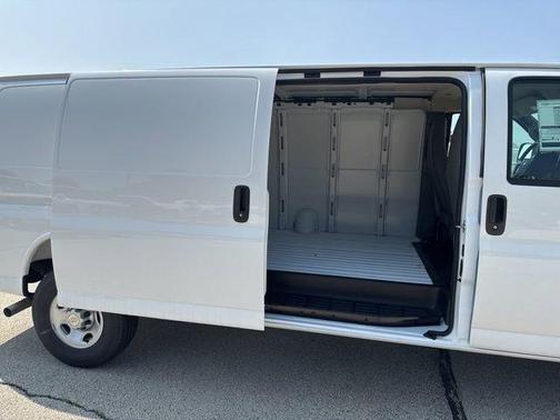 2025 Chevrolet Express 3500 Work Van