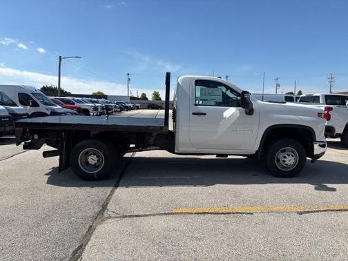 2025 Chevrolet Silverado 3500 WT