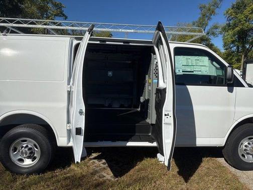 2025 Chevrolet Express 2500 Work Van