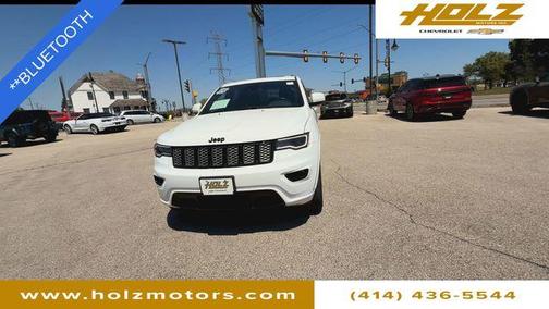 Bright White Clearcoat 2022 Jeep Grand Cherokee WK Laredo