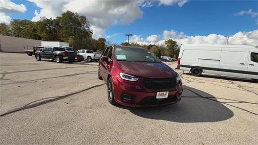 2023 Chrysler Pacifica Touring-L