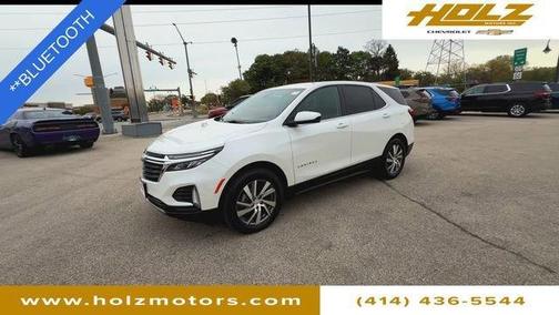 Iridescent Pearl Tricoat 2024 Chevrolet Equinox LT