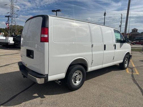 2025 Chevrolet Express 3500 Work Van
