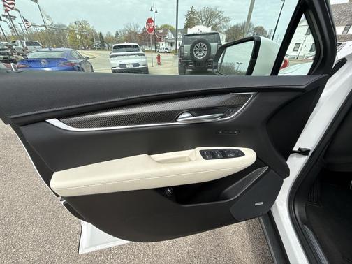 2022 Cadillac XT5 Sport